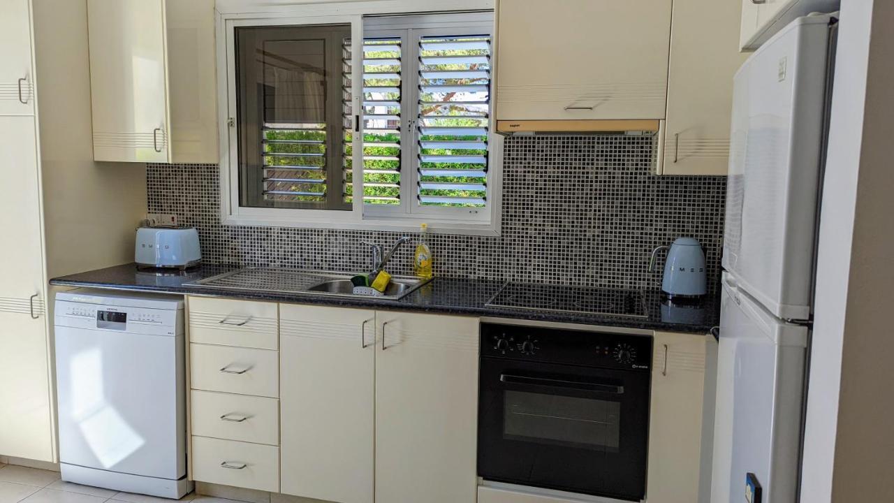 Stylish Garden Apartment At Paphos Harbour Exterior foto